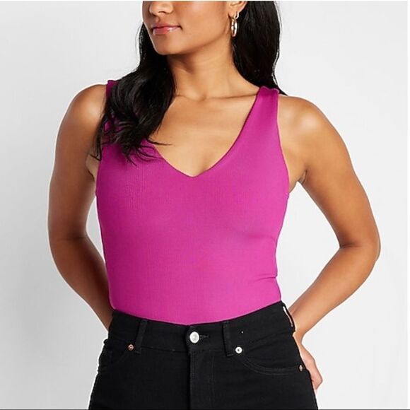 Express Fuchsia Ribbed V Neck Fitted Tank Top Bodysuit XS NWT - Picture 1 of 6